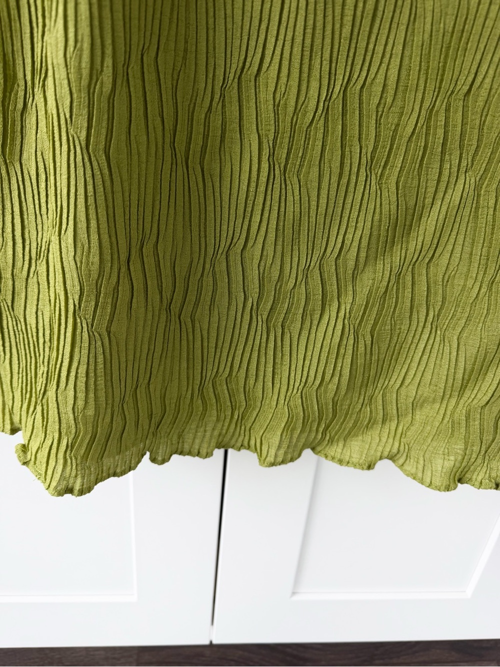 Open Back Plissé Dress - Picture 4 of 5